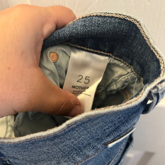 MOTHER Insider Crop Step Chew Denim Jeans High Rise Medium Wash Distressed 25 - Picture 7 of 7